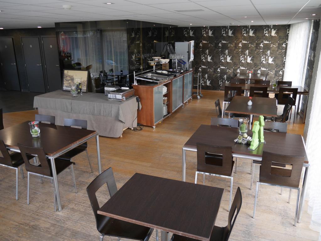 马克西姆酒店 德帕内 外观 照片
